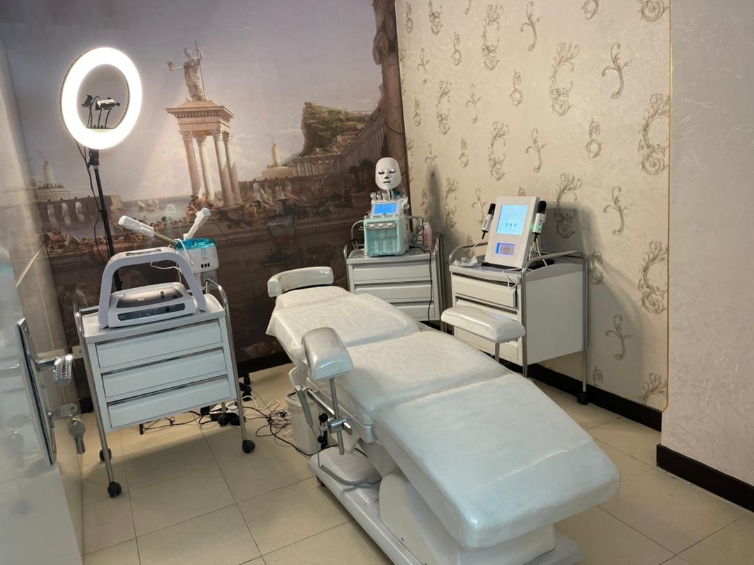 نمونه‌کار کلینیک تخصصی لیزر، پوست و زیبایی دانژه