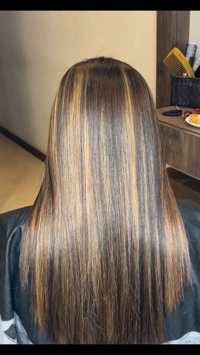 نمونه‌کار سالن زیبایی شبگیس