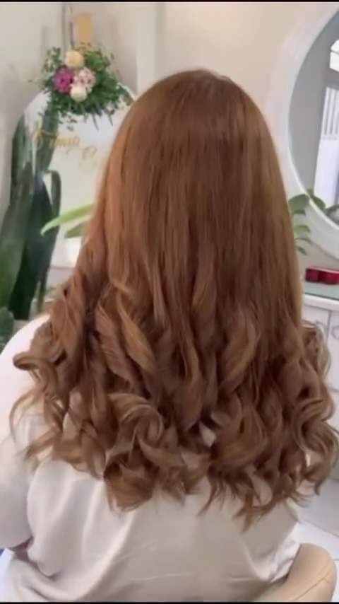 نمونه‌کار سالن زیبایی کیمیا