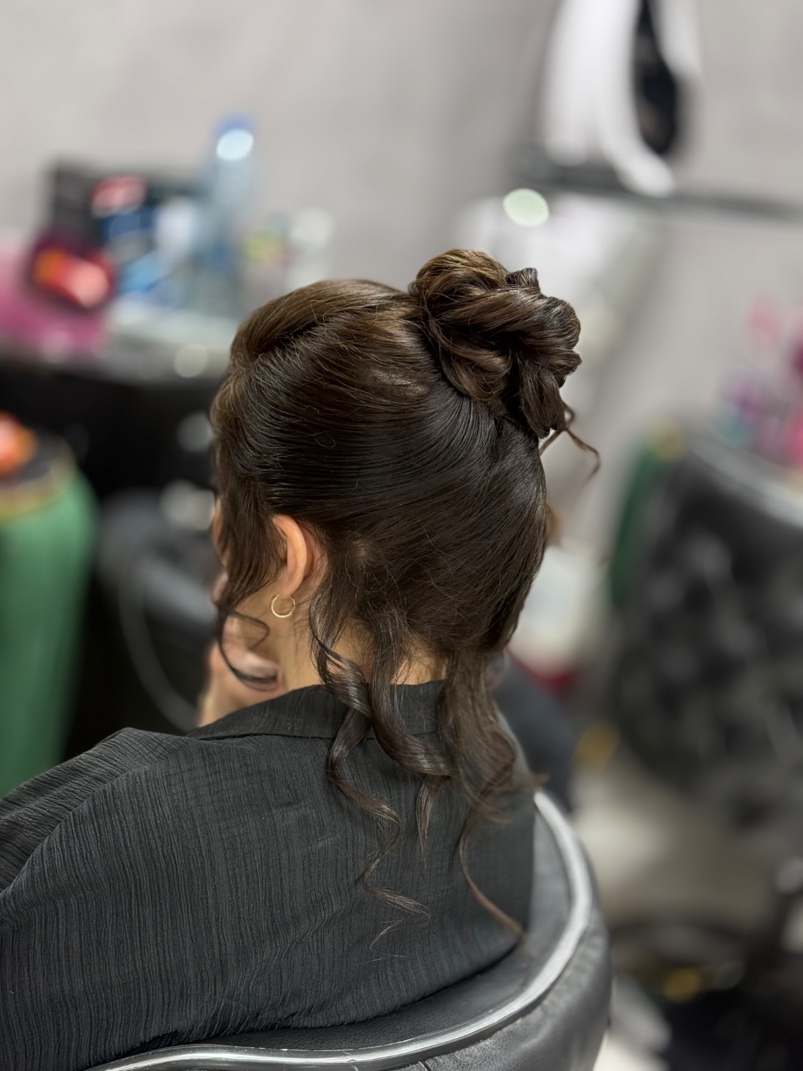 نمونه‌کار سالن زیبایی و عروس سرای سحر فتحی