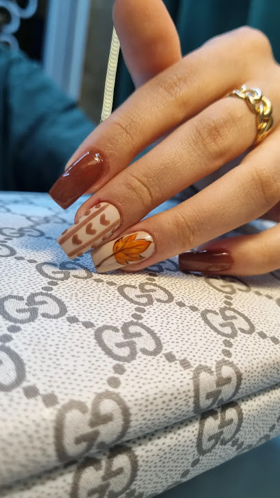 مرکز کاشت ناخن و مژه بهیه سیما