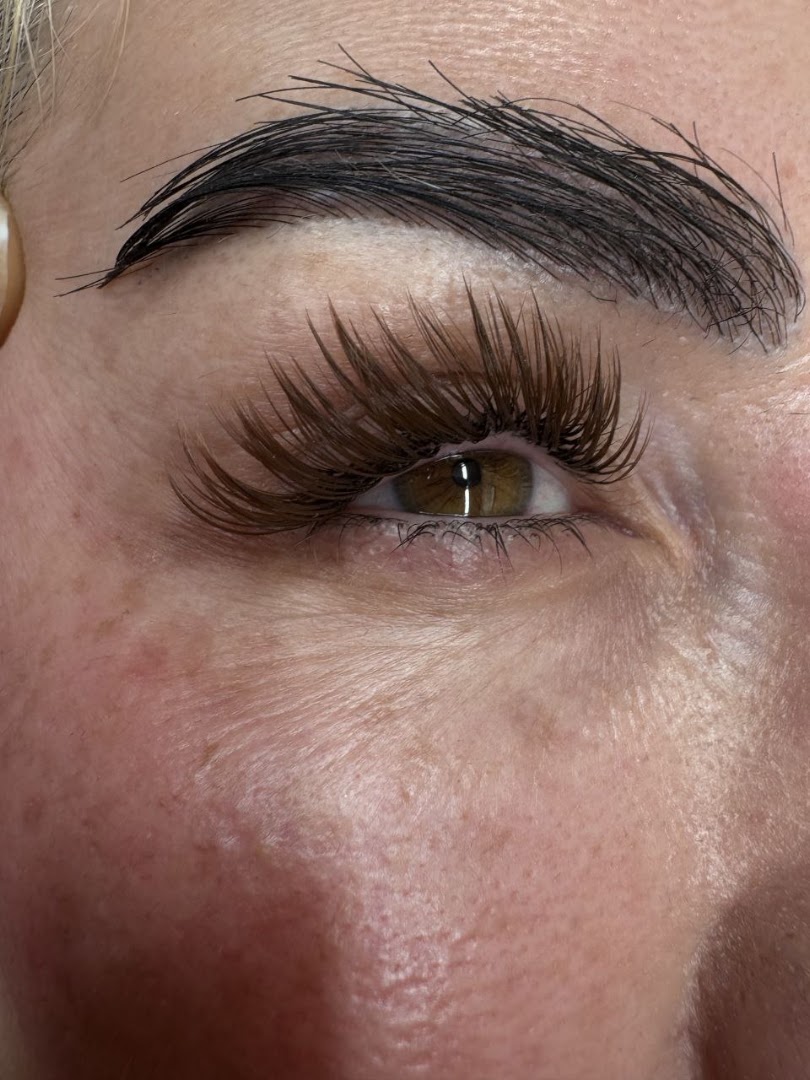 نمونه‌کار مرکز کاشت ناخن و مژه بهیه سیما