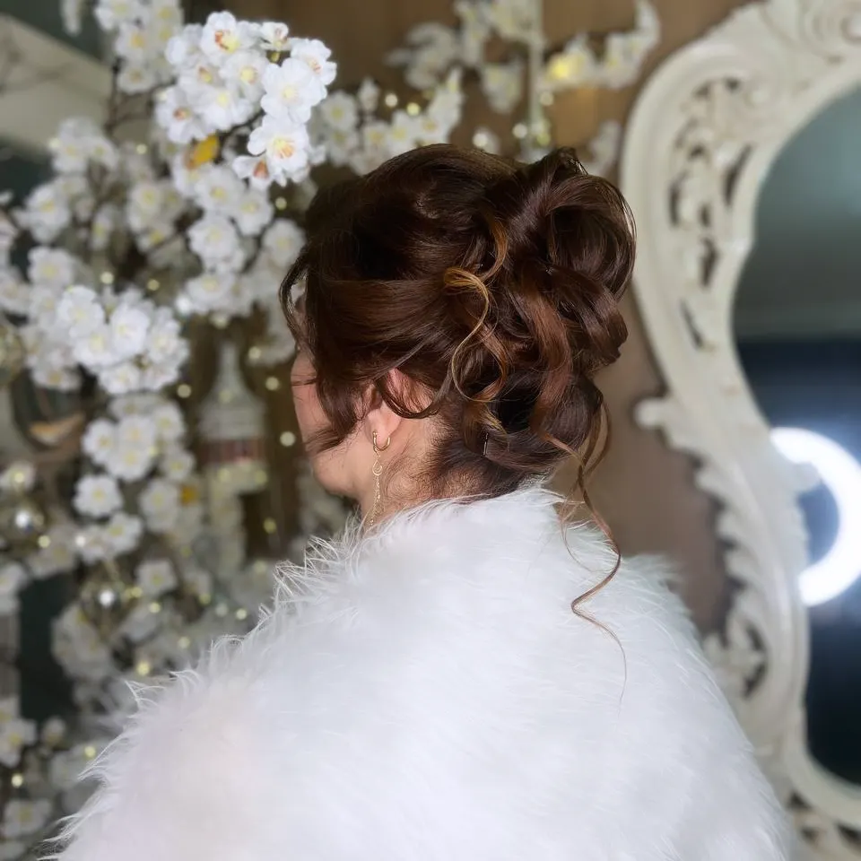 نمونه‌کار سالن زیبایی هستی ناز