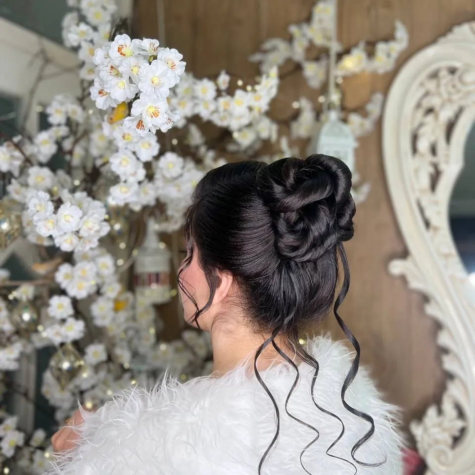 نمونه‌کار سالن زیبایی هستی ناز