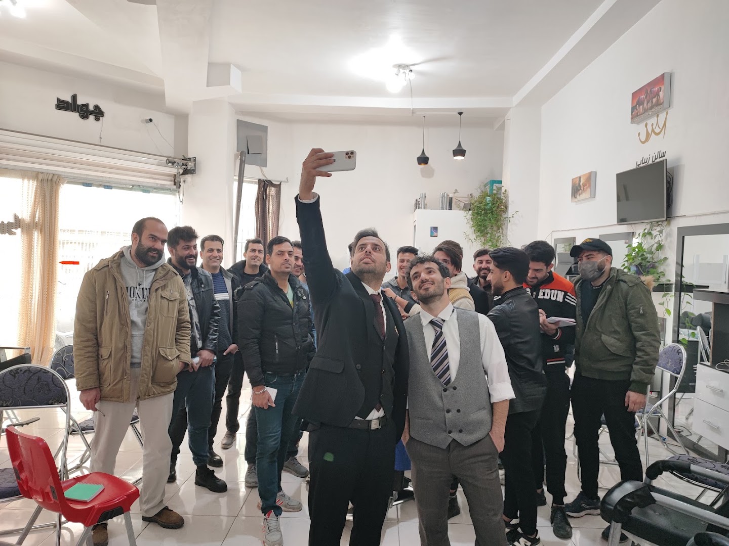 نمونه‌کار آموزشگاه آرایشگری امید همایی